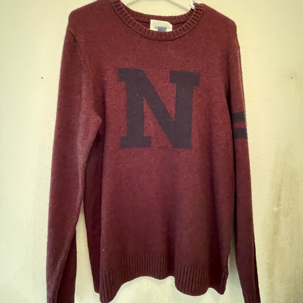 “N” SWEATER